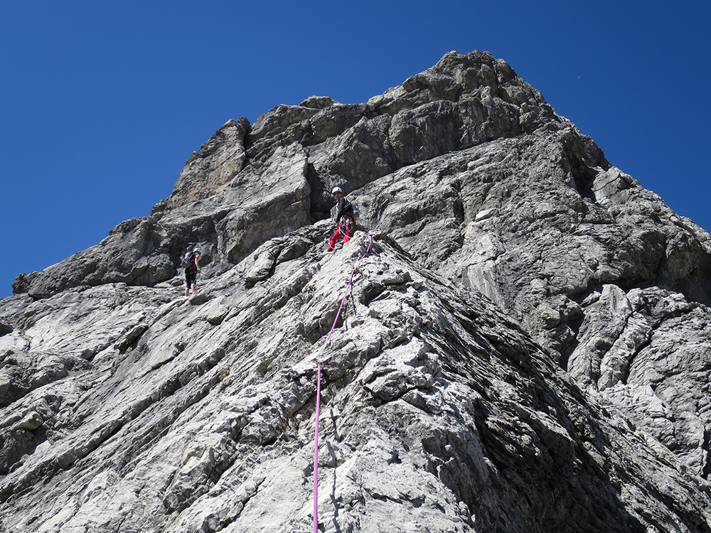 steinsee069.jpg - Die SL5. Danach geht es auf ein Schuttplateau, wo einige andere Routen zusammenkommen.