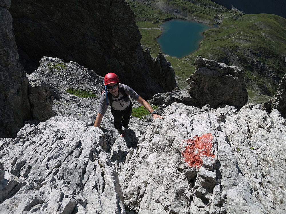 steinsee222.jpg - Steile Stufen sind zu überwinden. Immer mit ordentlich Tiefblick.